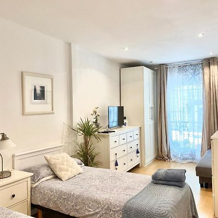 Nice Apartment Near Barcelona Center Buitenkant foto