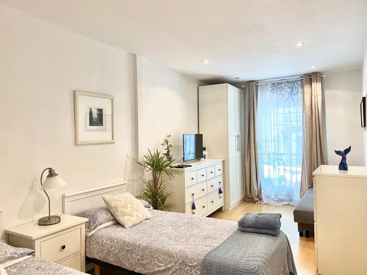Nice Apartment Near Barcelona Center Buitenkant foto