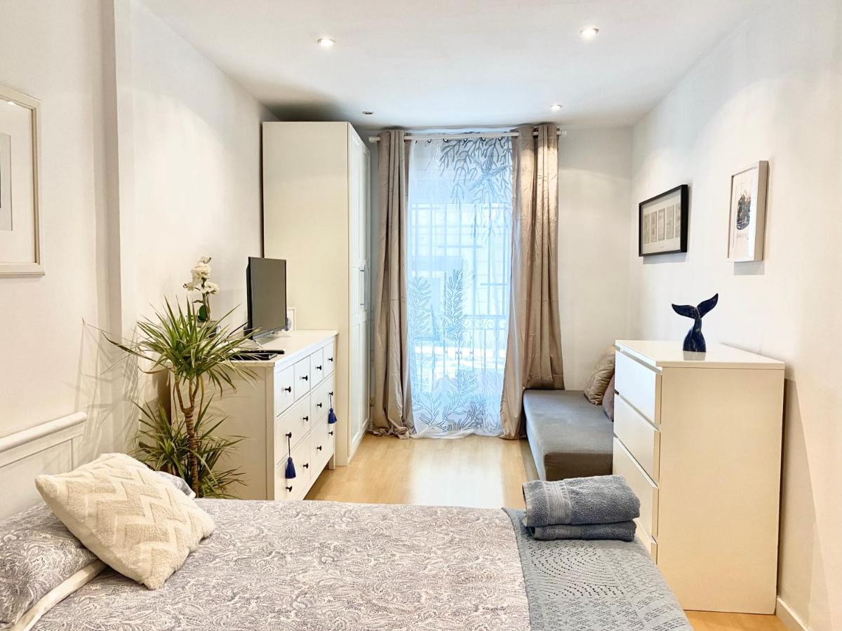 Nice Apartment Near Barcelona Center Buitenkant foto