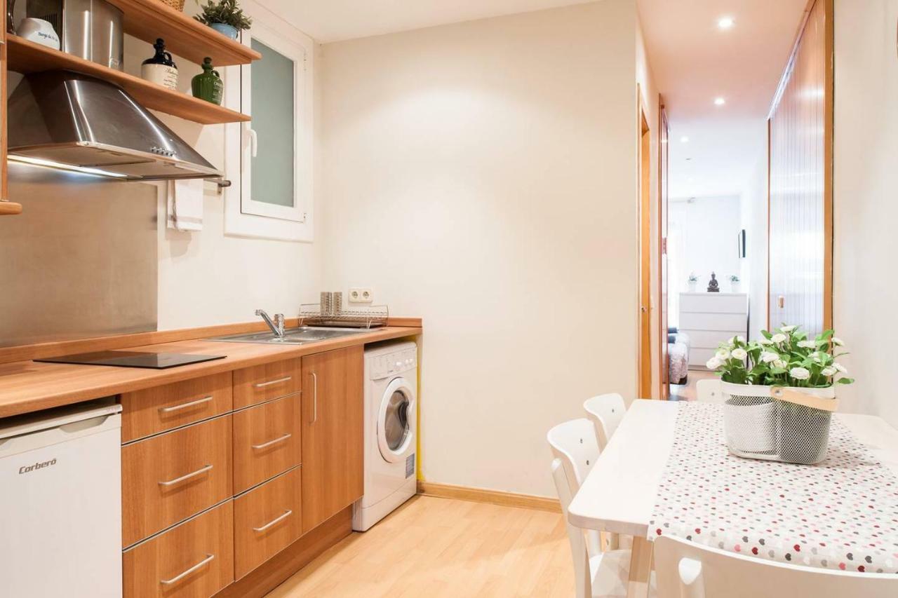 Nice Apartment Near Barcelona Center Buitenkant foto