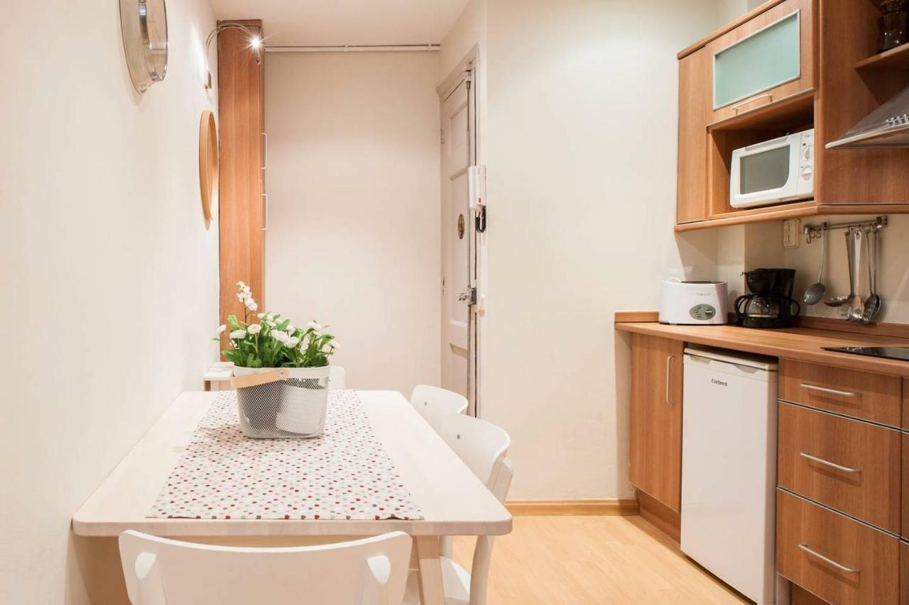 Nice Apartment Near Barcelona Center Buitenkant foto