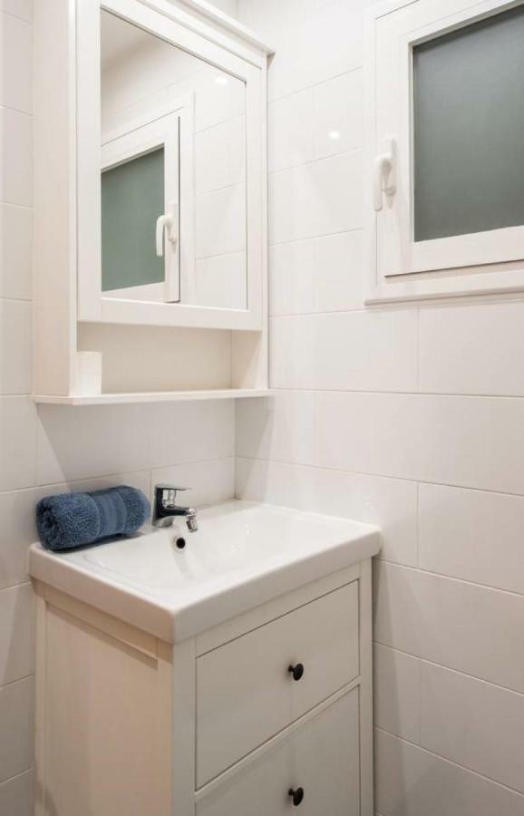 Nice Apartment Near Barcelona Center Buitenkant foto